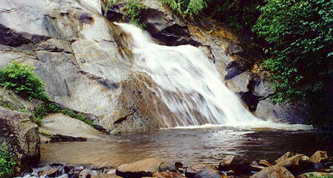 น้ำตกหมอแปง Mo Pang Waterfall